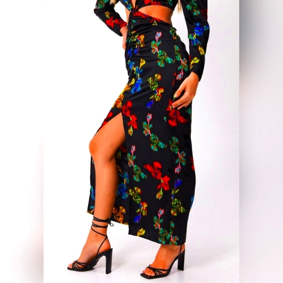 Maxi Dress Satin Inspired Cutout Long Sleeves Lightweight Designer M NWT - Picture 6 of 10